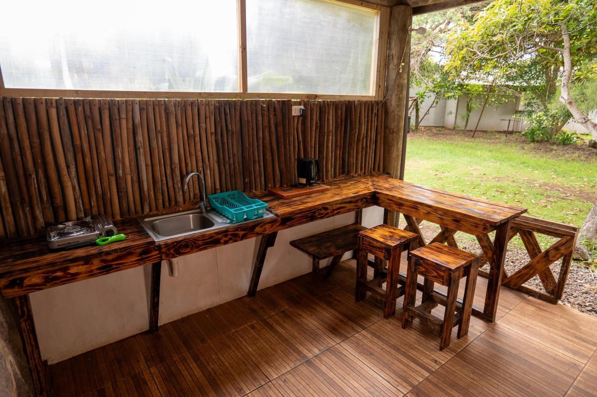 Hotel Uka Mana Hanga Roa Exterior photo